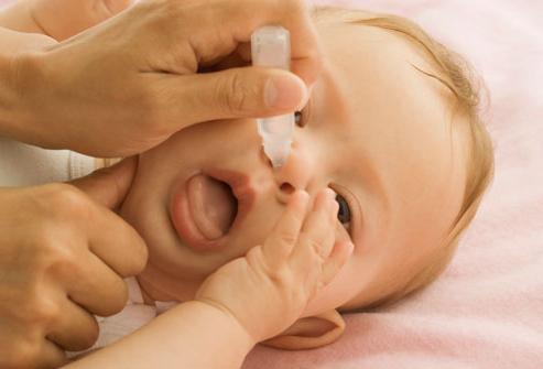 Ринит при новородено. А за лечение на запушен нос на детето?