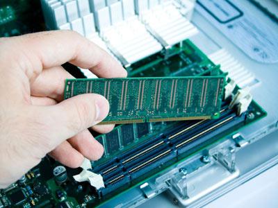 Какво представлява RAM в компютъра и защо е необходимо?