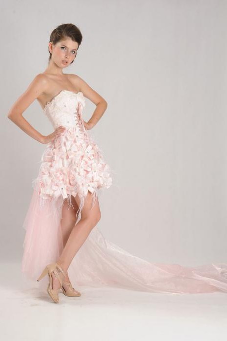 Розова рокля: романтика, подчертан цвят