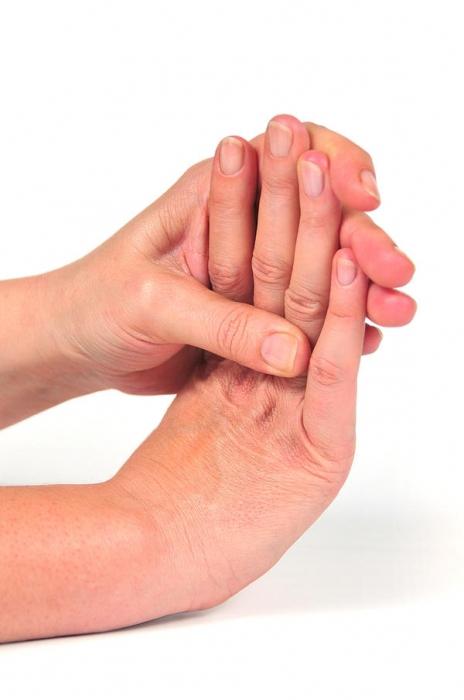 Болка на ръката: причините, симптомите, лечението
